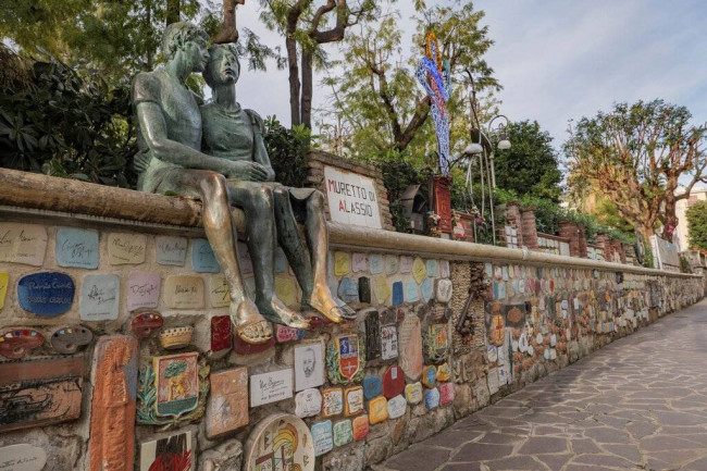 Hotel zu verkaufen in Alassio