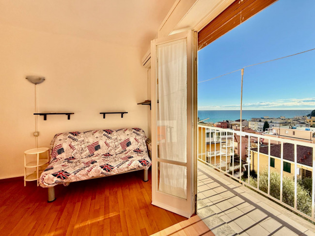 Bilocale Vista Mare in vendita a Laigueglia