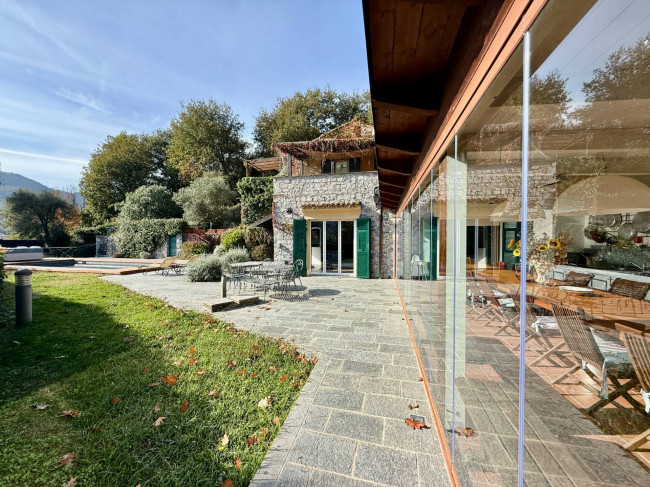 Villa for sale in Garlenda