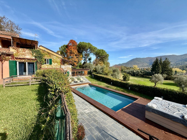 Villa for sale in Garlenda