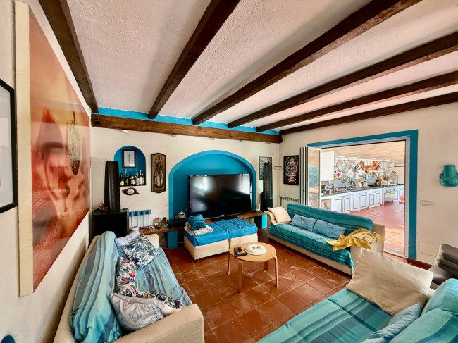 Villa for sale in Garlenda