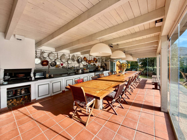 Villa for sale in Garlenda