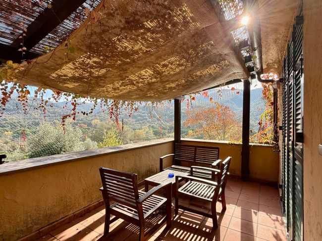 Villa for sale in Garlenda