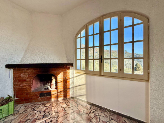 Casa Indipendente in vendita a Imperia