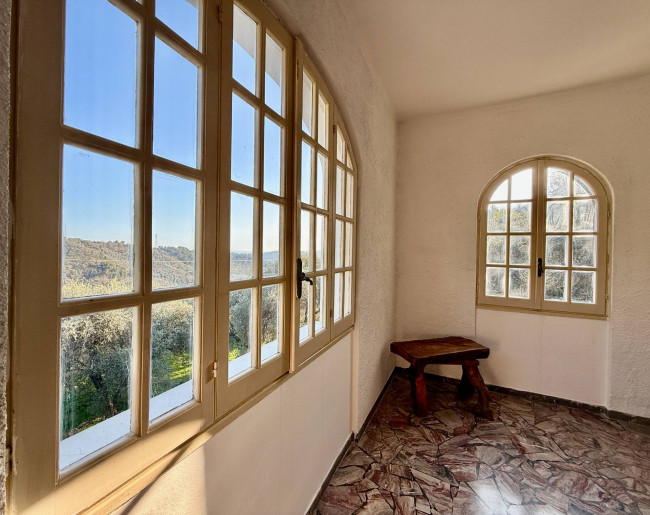 Casa Indipendente in vendita a Imperia