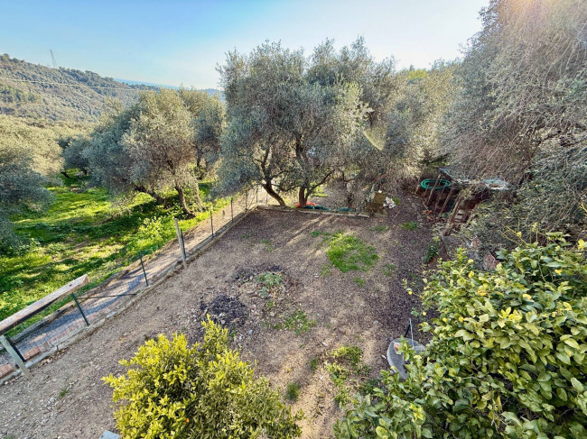 Casa Indipendente in vendita a Imperia