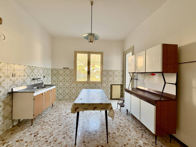 Casa Indipendente in vendita a Imperia