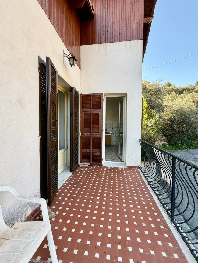 Casa Indipendente in vendita a Imperia