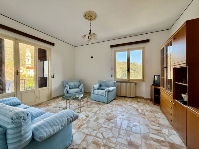 Casa Indipendente in vendita a Imperia