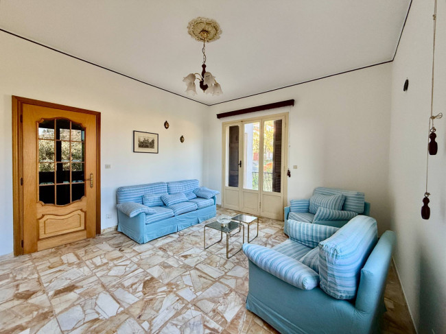 Casa Indipendente in vendita a Imperia