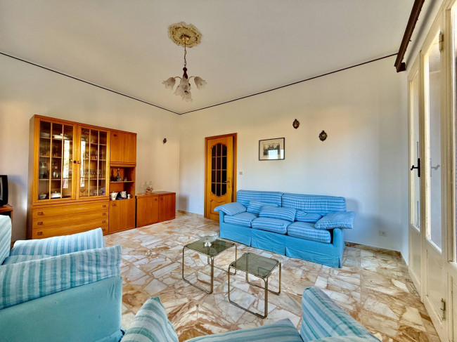 Casa Indipendente in vendita a Imperia