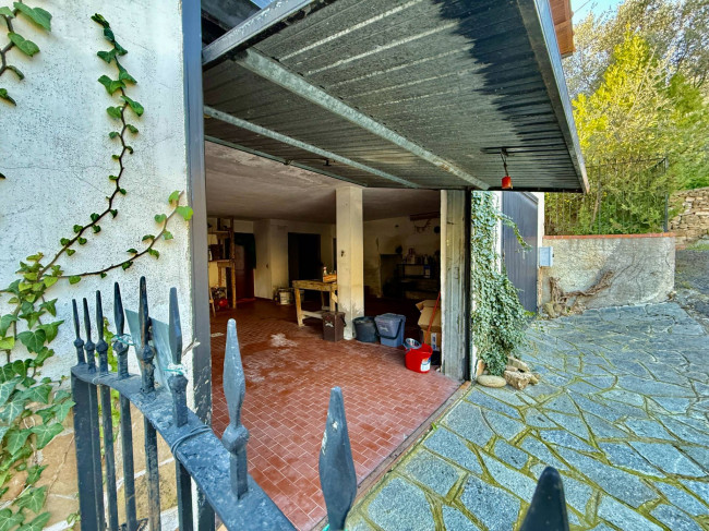 Casa Indipendente in vendita a Imperia