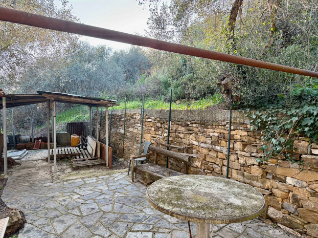 Casa Indipendente in vendita a Imperia