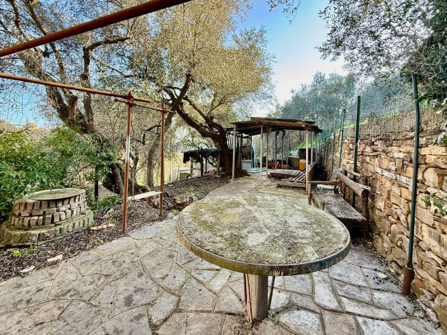 Casa Indipendente in vendita a Imperia