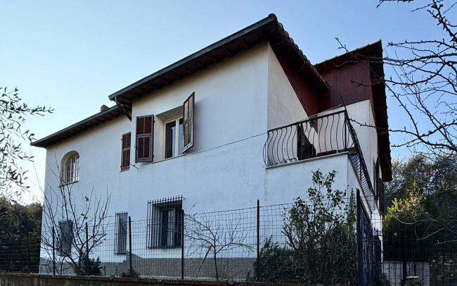 Casa Indipendente in vendita a Imperia