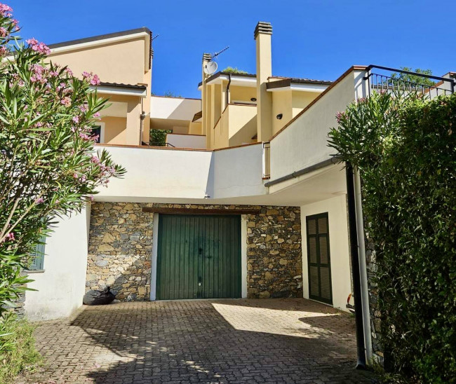 Zweifamilienhaus zu verkaufen in Garlenda
