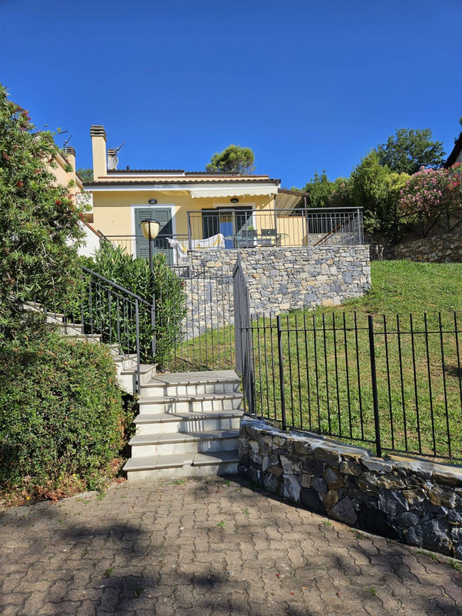 Zweifamilienhaus zu verkaufen in Garlenda