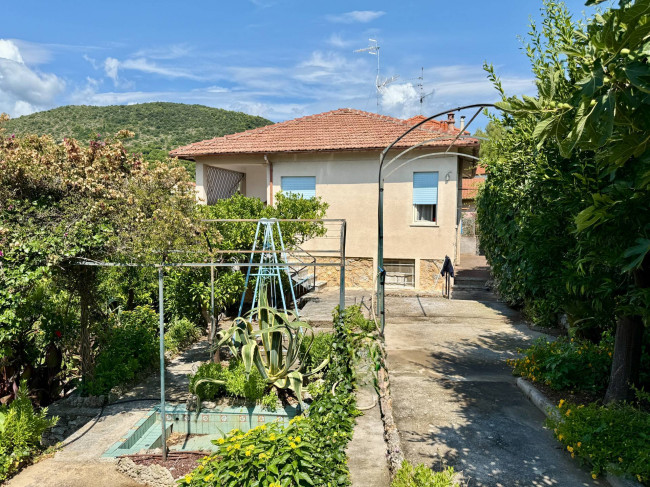 Villetta bifamiliare in vendita a Borgio Verezzi