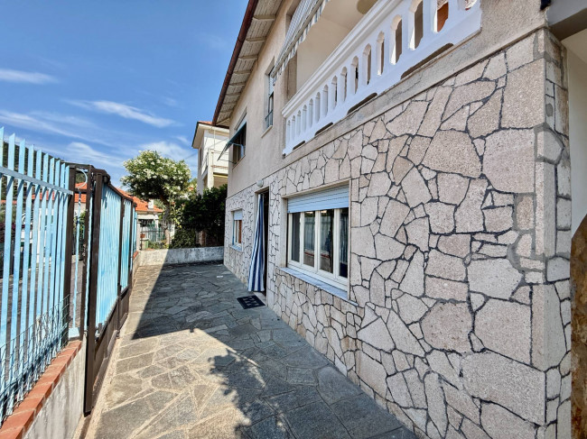 Villetta bifamiliare in vendita a Borgio Verezzi
