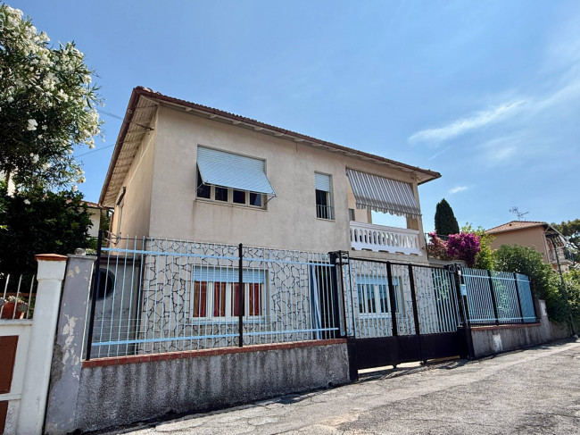 Villetta bifamiliare in vendita a Borgio Verezzi
