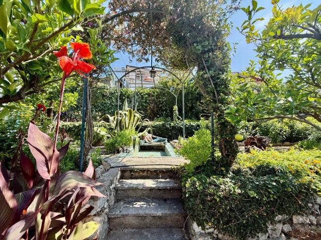 Villetta bifamiliare in vendita a Borgio Verezzi