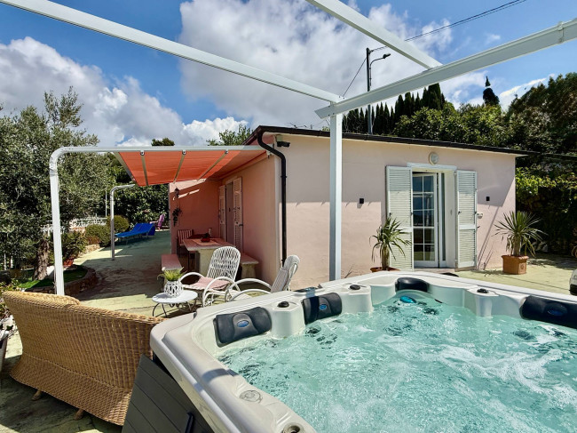 Villa in vendita a Imperia