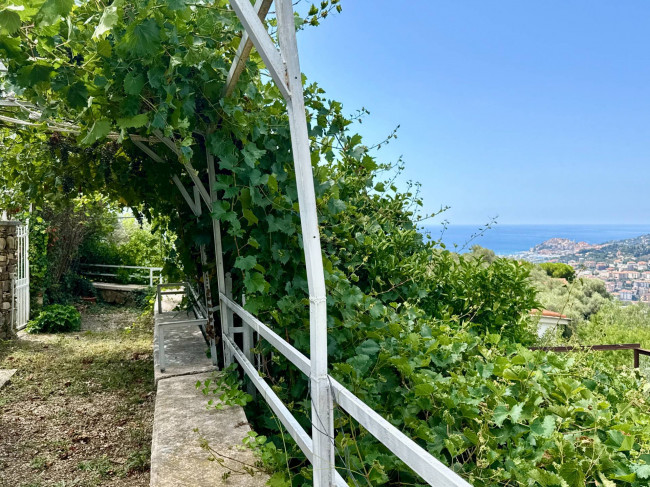 Villa in vendita a Imperia
