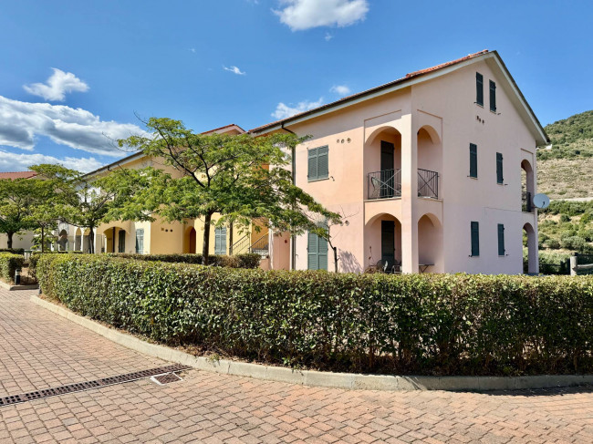 Studio flats for sale in Castellaro