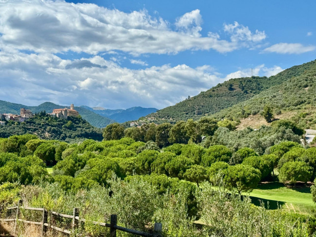 Studio flats for sale in Castellaro