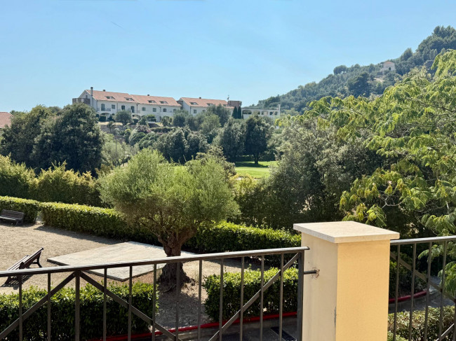 Studio flats for sale in Castellaro