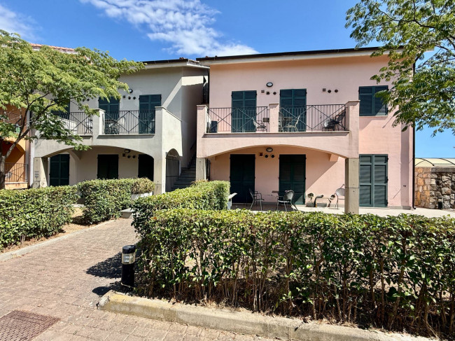 Two-roomed flats with sea view for sale in Castellaro
