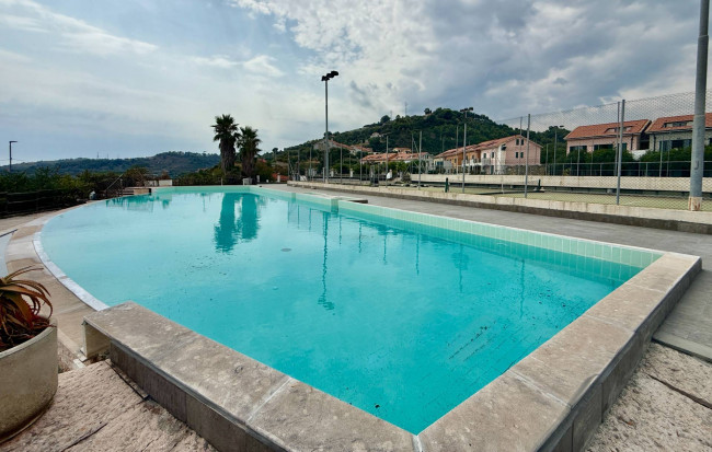 Two-roomed flats with sea view for sale in Castellaro