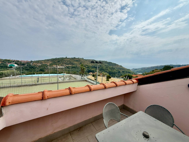 Two-roomed flats with sea view for sale in Castellaro