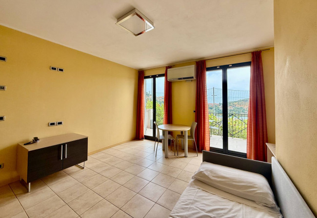 Two-roomed flats for sale in Castellaro