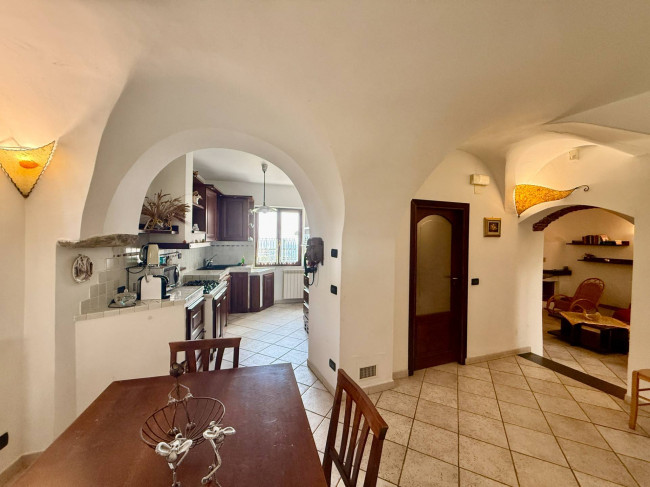 Casa Indipendente in vendita a Vado Ligure