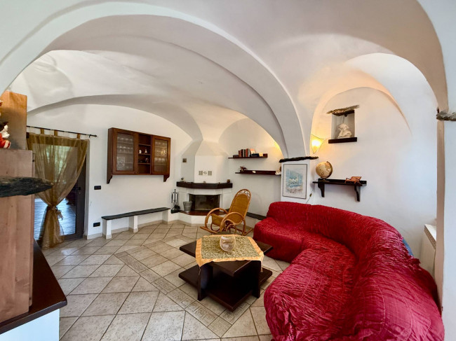 Casa Indipendente in vendita a Vado Ligure