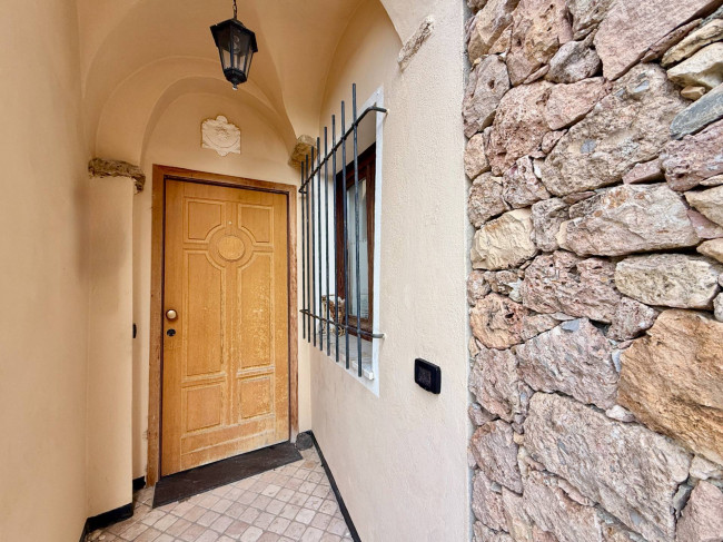 Casa Indipendente in vendita a Vado Ligure