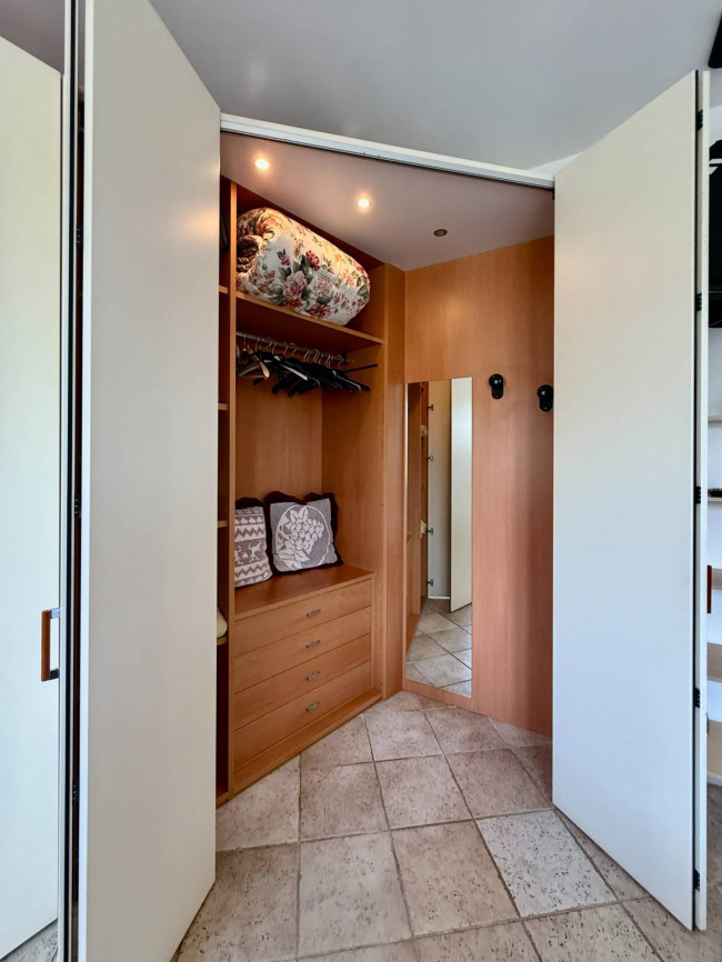 Casa Indipendente in vendita a Vado Ligure