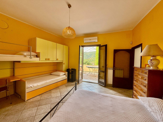 Casa Indipendente in vendita a Vado Ligure