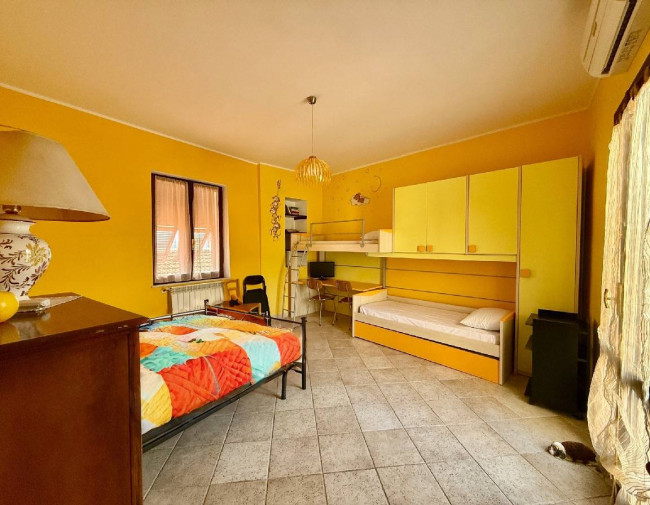 Casa Indipendente in vendita a Vado Ligure