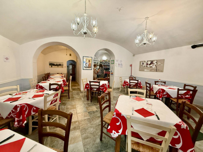 Ristorante in vendita a Pieve di Teco
