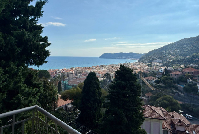 3rooms flat for sale in Alassio