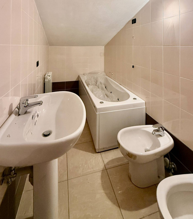 Palazzina indipendente in vendita a Diano Castello