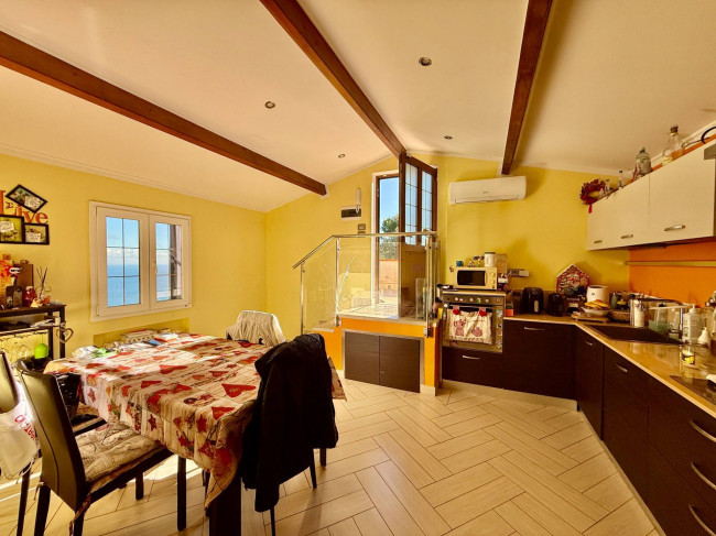 Villa for sale in Diano Marina