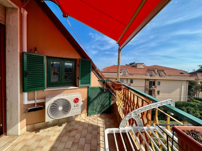 Two-roomed flat for sale in Loano