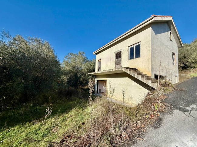 Kleine Villa zu verkaufen in Andora