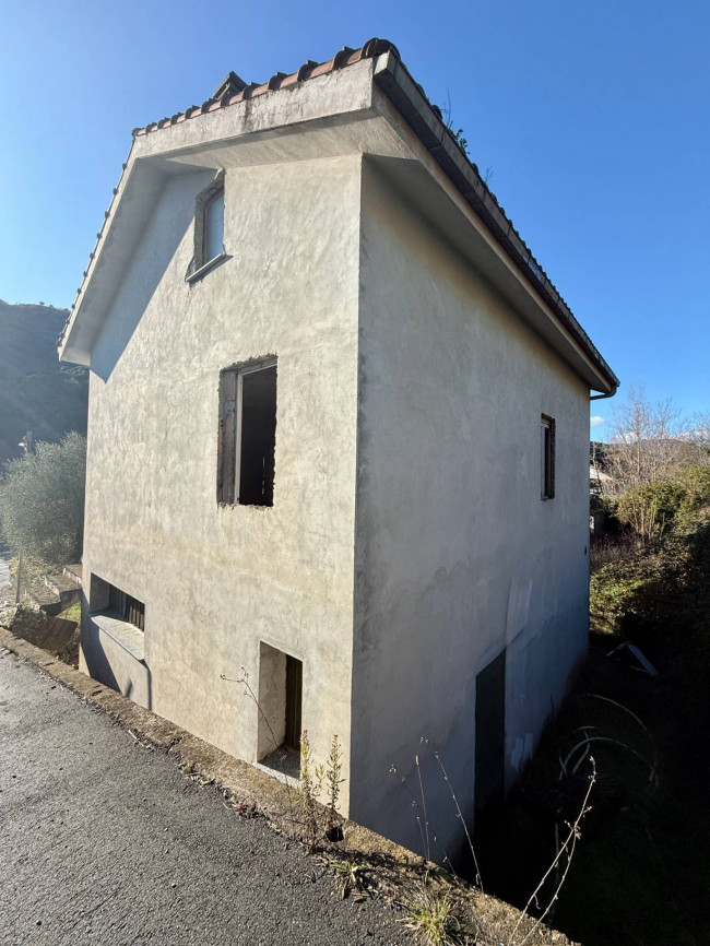 Kleine Villa zu verkaufen in Andora