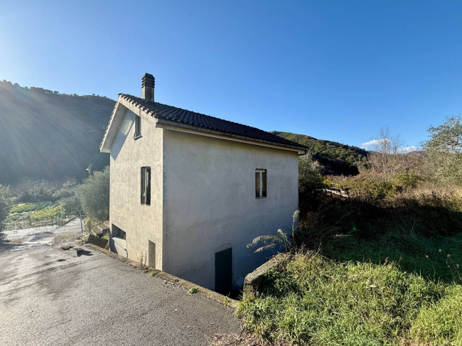 Kleine Villa zu verkaufen in Andora
