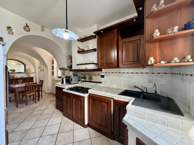 Casa Indipendente in vendita a Vado Ligure