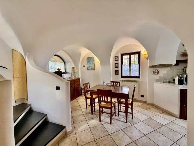 Casa Indipendente in vendita a Vado Ligure
